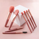 Kit com 8 Pincéis de Maquiagem Profissionais – Nylon & Plástico Transforme sua maquiagem.